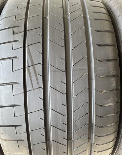 Pirelli P Zero PZ4 265/45 R21 и 295/40 R21 Y