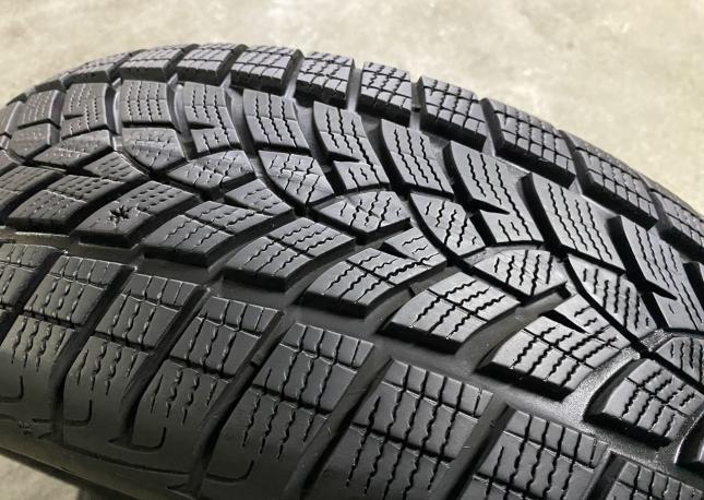 Goodyear UltraGrip Performance Gen-1 215/65 R17 99V