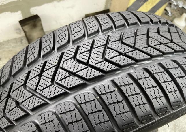 Pirelli Winter Sottozero 3 255/40 R20 101V