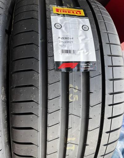 Pirelli P Zero PZ4 315/35 R21 и 275/40 R21