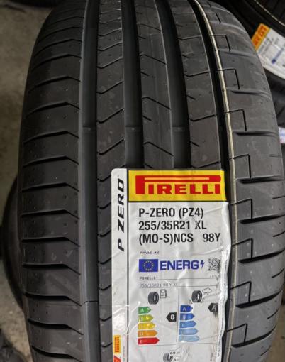 Pirelli P Zero PZ4 255/35 R21