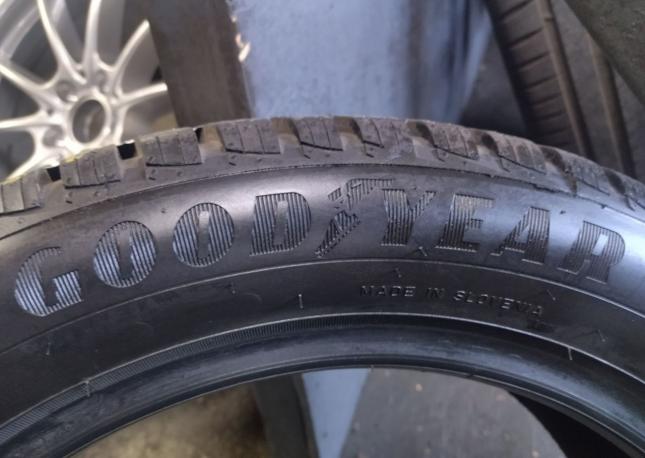 Goodyear UltraGrip 9 195/55 R16 87H