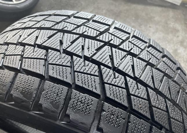 Bridgestone Blizzak DM-V1 275/40 R20 106R