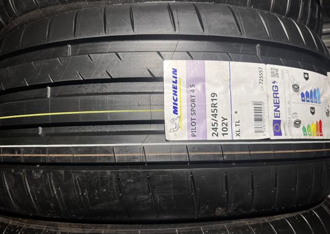 Michelin Pilot Sport 4 S 245/45 R19