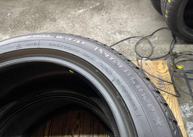 Goodyear Eagle Ultra Grip GW-2 225/55 R17