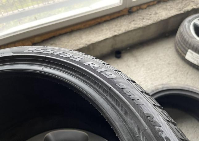 Pirelli Winter Sottozero 3 225/40 R19