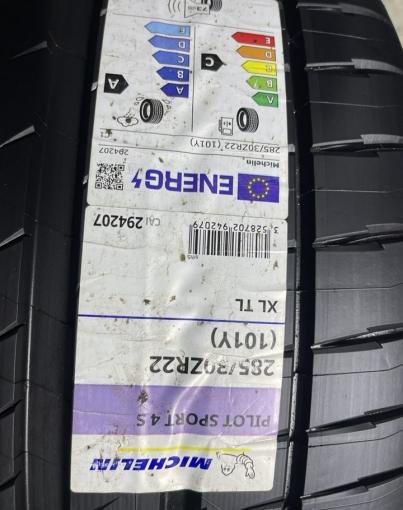 Michelin Pilot Sport 4 S 285/30 R22 101Y