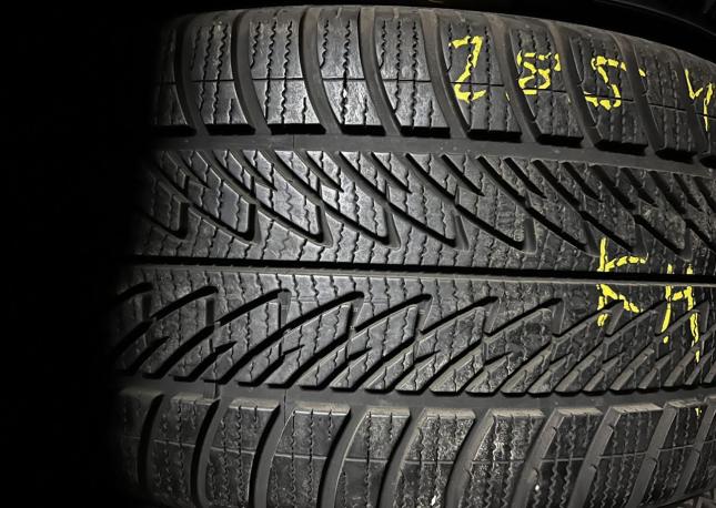 Goodyear UltraGrip 285/45 R20