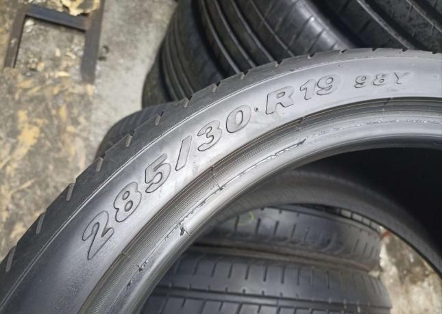 Pirelli P Zero PZ4 L.S. 255/35 R19 и 285/30 R19 96Y