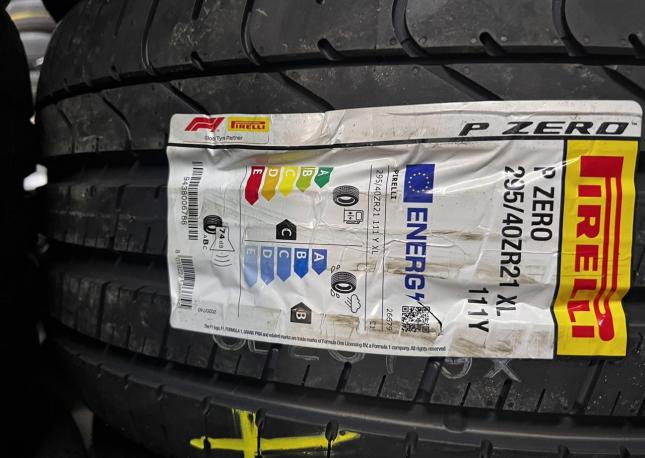 Pirelli P Zero 295/40 R21