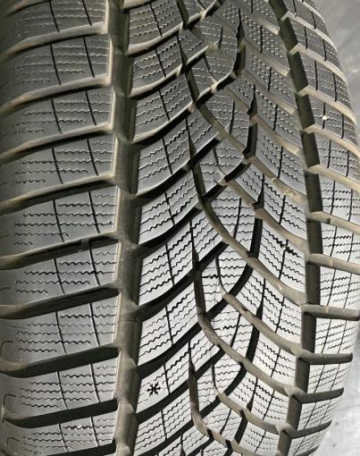 Goodyear UltraGrip Performance 255/45 R19