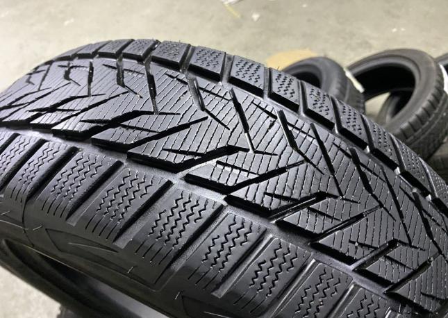 Vredestein Wintrac Xtreme S 215/60 R17 96H