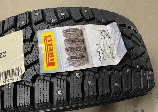 Pirelli Ice Zero 225/45 R17 94T