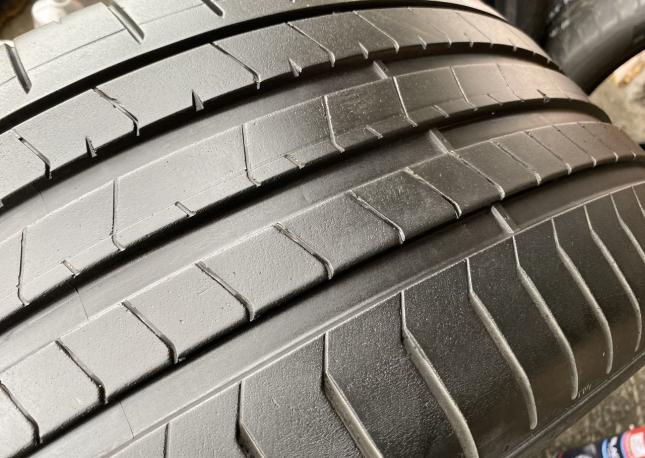 Pirelli P Zero PZ4 285/40 R21 109Y