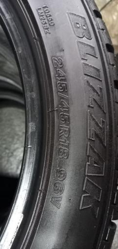 Bridgestone Blizzak LM-25 245/45 R18 96V