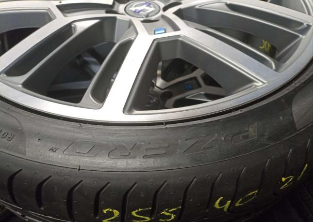 Pirelli P Zero 255/40 R21 102Y