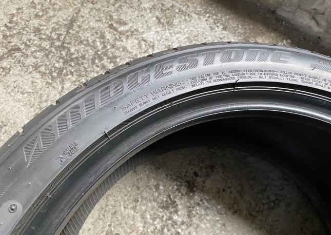 Bridgestone Potenza S001 255/40 R19 100Y