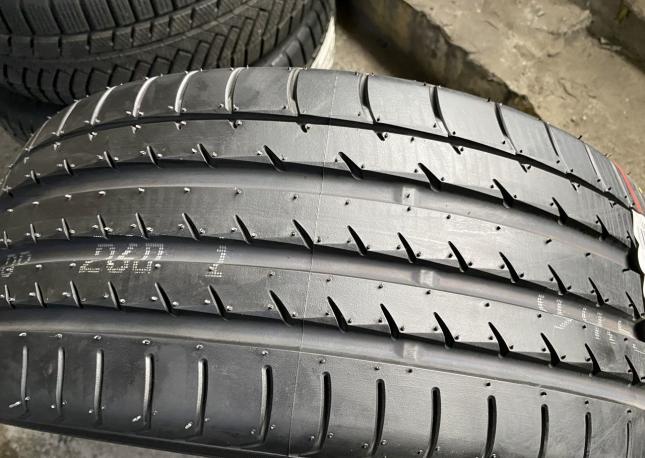 Yokohama Advan Sport V105 225/40 R19 93Y