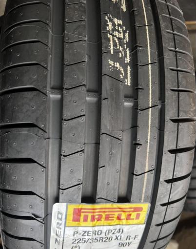 Pirelli P Zero PZ4 225/35 R20