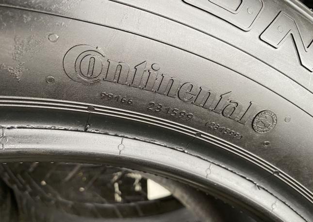 Continental ContiCrossContact UHP 275/50 R20 109W