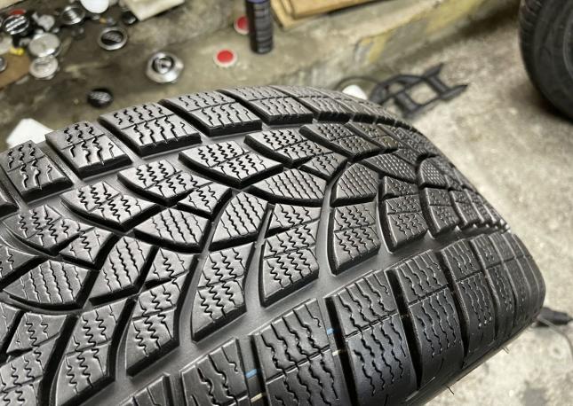 Goodyear UltraGrip 8 Performance 235/50 R19