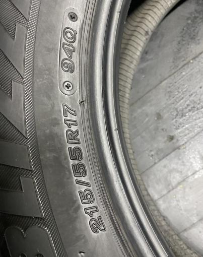 Bridgestone Blizzak VRX 215/55 R17