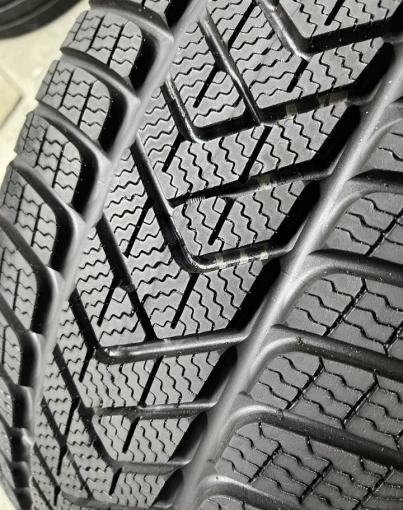 Pirelli Winter Sottozero 3 255/45 R19 104V