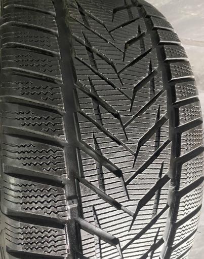 Vredestein Wintrac Xtreme S 235/40 R18