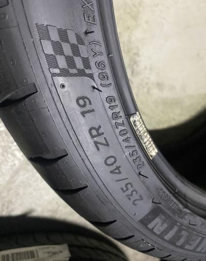 Michelin Pilot Sport 4 S 235/40 R19