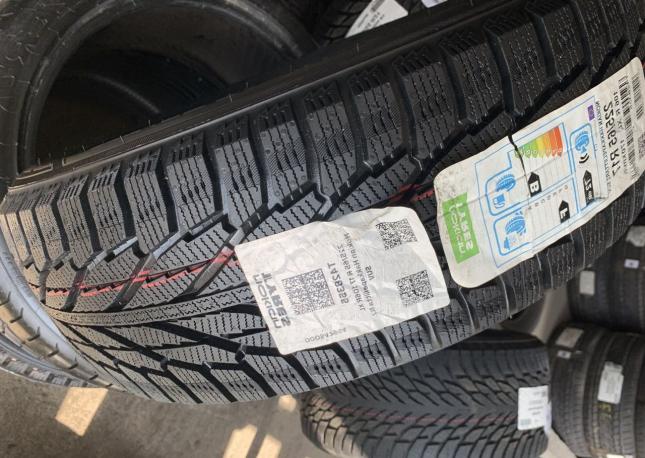 Nokian Tyres Hakkapeliitta R2 SUV 225/65 R17