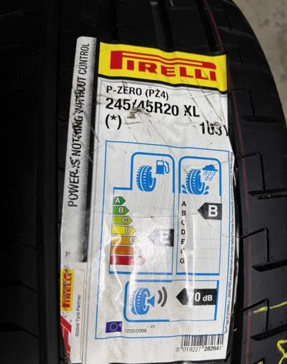 Pirelli P Zero PZ4 245/45 R20