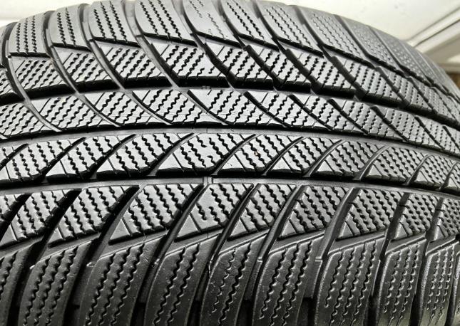 Bridgestone Blizzak LM-005 245/50 R19