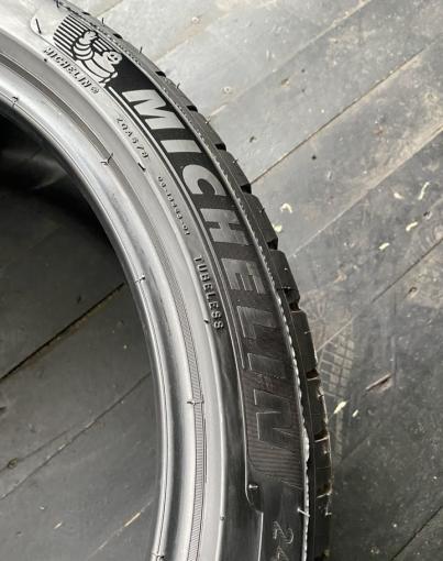 Michelin Pilot Sport 4 245/40 R19