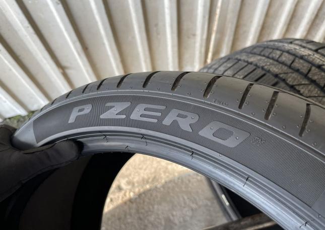 Pirelli P Zero PZ4 275/35 R21 103W