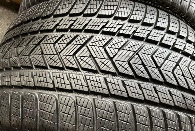 Pirelli Scorpion Winter 275/40 R21 и 305/35 R21 V