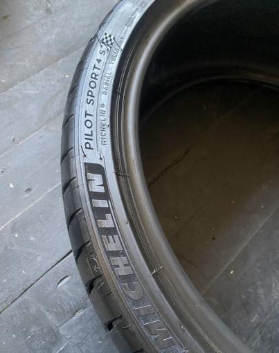 Michelin Pilot Sport 4 S 225/35 R19