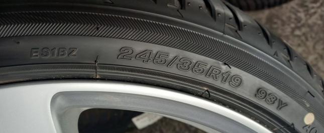 Bridgestone Potenza S001 245/35 R19 93Y