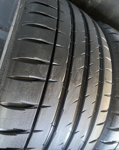 Michelin Pilot Sport 4 S 225/35 R19