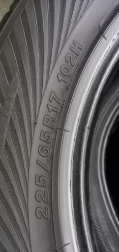 Yokohama W.Drive 225/65 R17 102H