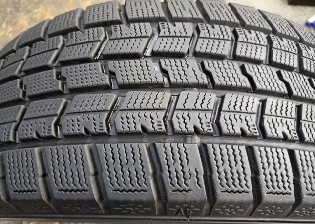 Goodyear Ice Navi 7 215/55 R16