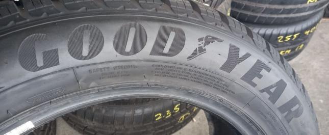 Goodyear UltraGrip+ SUV 255/55 R19 111H