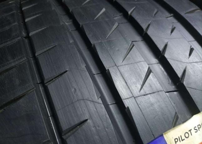 Michelin Pilot Sport 4 S 265/40 R21 и 295/35 R21 105Y