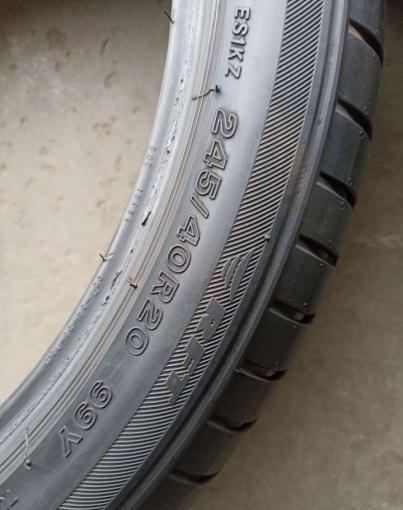 Bridgestone Potenza Sport 245/40 R20 и 275/35 R20 99Y