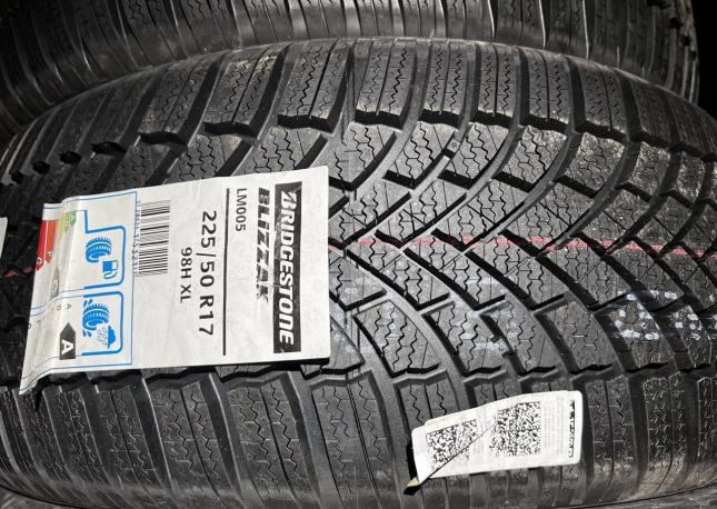 Bridgestone Blizzak LM005 DriveGuard 225/50 R17