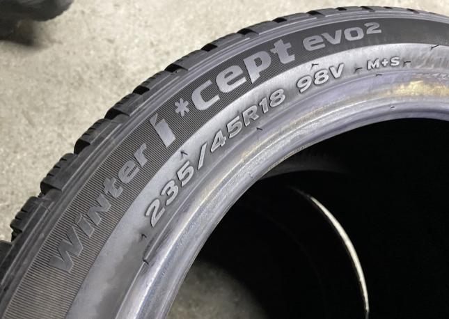 Hankook Winter I&#39;Cept Evo2 W320C 235/45 R18 98V