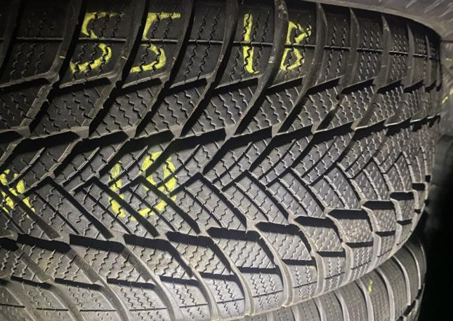 Bridgestone Blizzak LM-001 235/55 R18