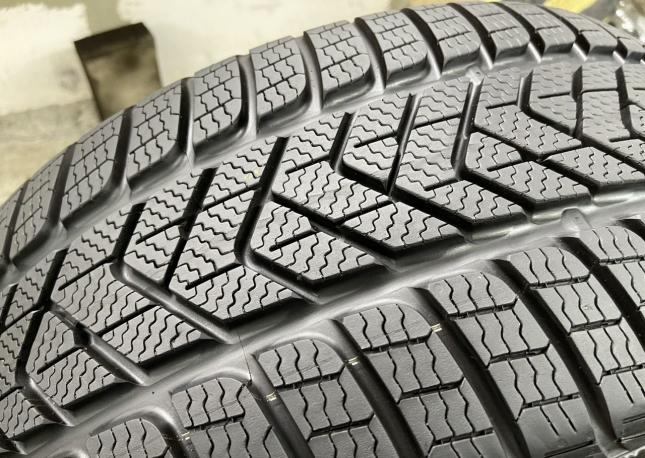 Pirelli Winter Sottozero 3 255/40 R20 101V