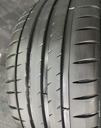 Michelin Pilot Sport 4 S 235/40 R19