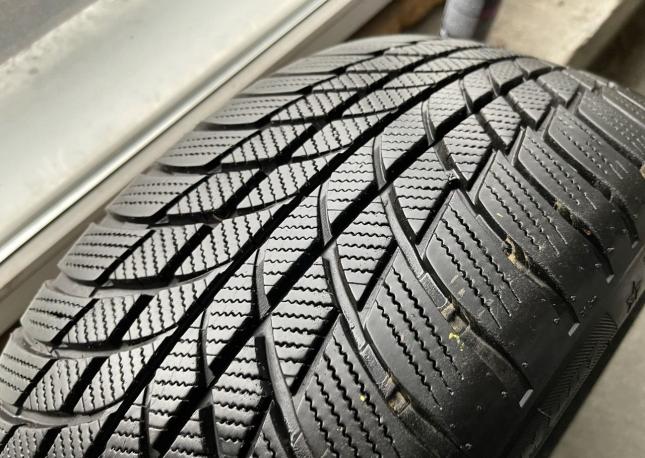 Bridgestone Blizzak LM-001 225/50 R17