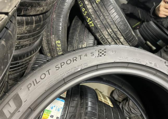 Michelin Pilot Sport 4 S 295/35 R21 107Y